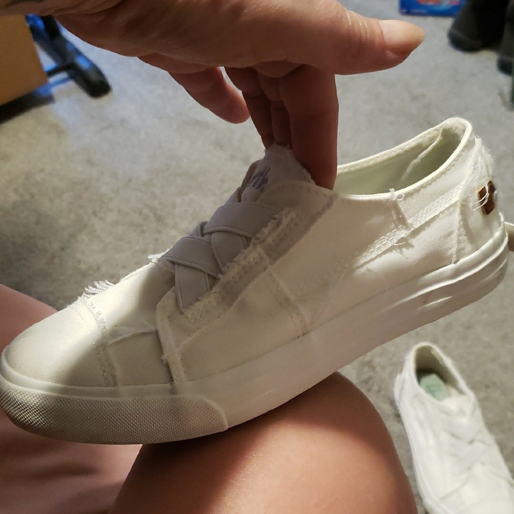 4 Earth | Women's White Shoes Size 7.5